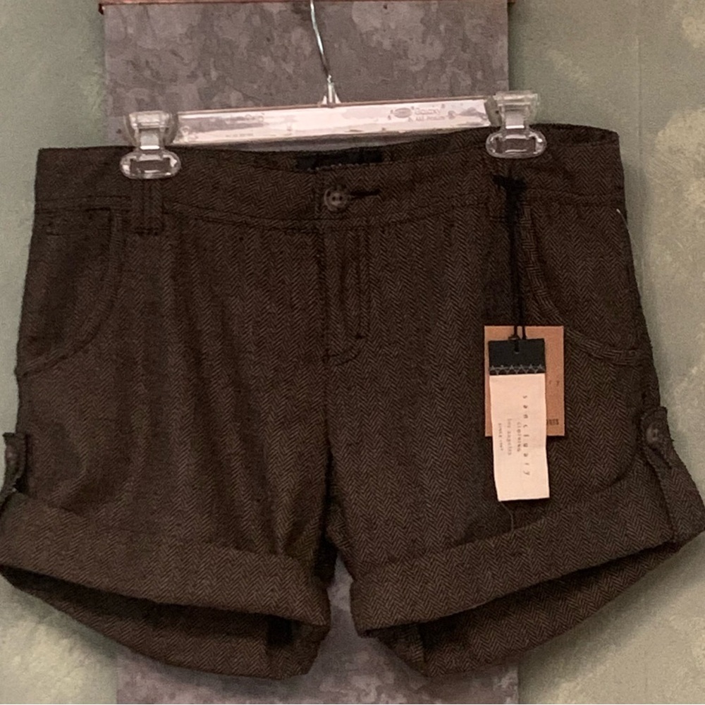 Soft, lined herringbone shorts by Sanctuary. Size 29